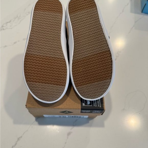 Sperry Spinnaker Sneaker - Picture 8 of 8